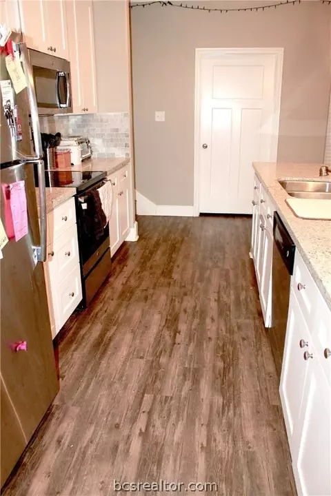 407 Day Ave, Bryan, TX 77801 photo 5
