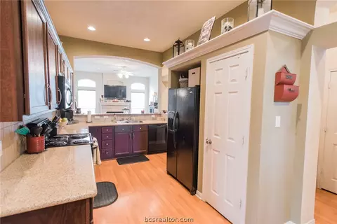 8784 Tejas Rnch, Bryan, TX 77808 photo 7