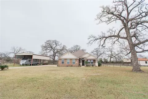 8784 Tejas Rnch, Bryan, TX 77808 photo 2