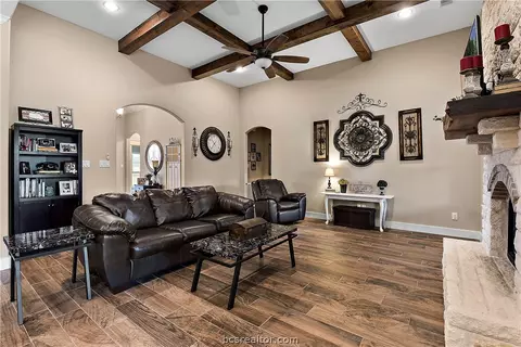 7800 Venado Ct, Bryan, TX 77808 photo 2