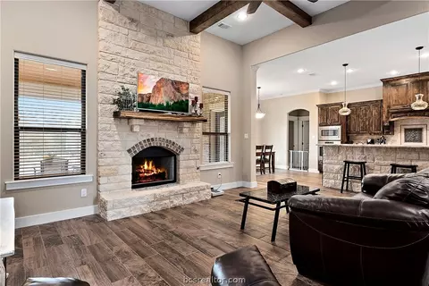 7800 Venado Ct, Bryan, TX 77808 photo 3