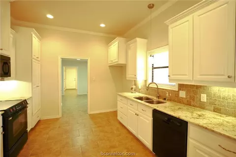 8712 Tejas Ranch Loop, Bryan, TX 77808 photo 5