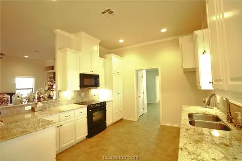 8712 Tejas Ranch Loop, Bryan, TX 77808 photo 4