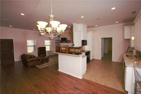 8712 Tejas Ranch Loop, Bryan, TX 77808 photo 12
