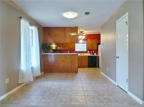 3111 Red Robin Loop, Bryan, TX 77802 photo 13