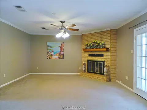3111 Red Robin Loop, Bryan, TX 77802 photo 8