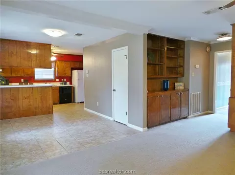 3111 Red Robin Loop, Bryan, TX 77802 photo 7