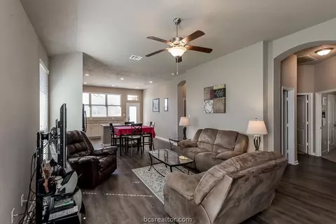 2137 Naples Way, Bryan, TX 77808 photo 2