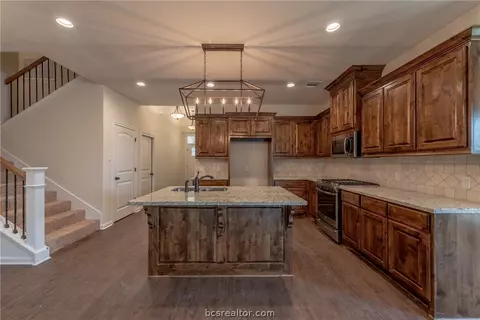 3501 Leesburg Path, Bryan, TX 77808 photo 9