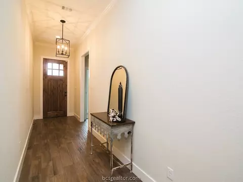 3513 Foxcroft Path, Bryan, TX 77808 photo 2