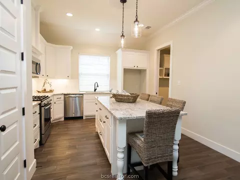3513 Foxcroft Path, Bryan, TX 77808 photo 9