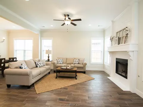 3513 Foxcroft Path, Bryan, TX 77808 photo 4