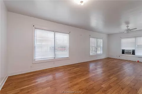 1011 E 25th St, Bryan, TX 77803 photo 6