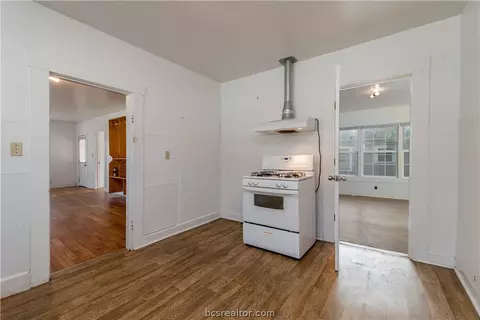 1011 E 25th St, Bryan, TX 77803 photo 9