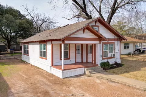 1011 E 25th St, Bryan, TX 77803 photo 2