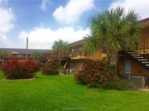 1602 S College Ave, Bryan, TX 77802 photo 2