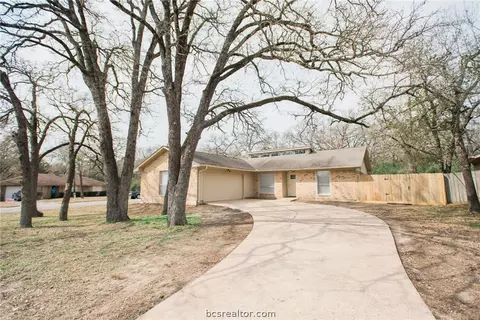 2401 Glacier Dr, Bryan, TX 77803 photo 2