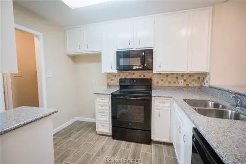2401 Glacier Dr, Bryan, TX 77803 photo 6