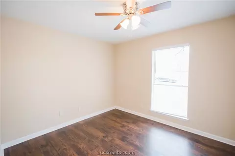 2401 Glacier Dr, Bryan, TX 77803 photo 9