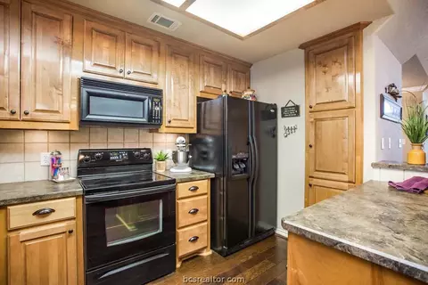 8742 Tejas Ranch Loop, Bryan, TX 77808 photo 7