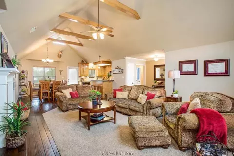 8742 Tejas Ranch Loop, Bryan, TX 77808 photo 4