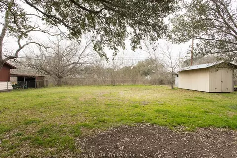 402 Madeline Dr, Bryan, TX 77802 photo 13