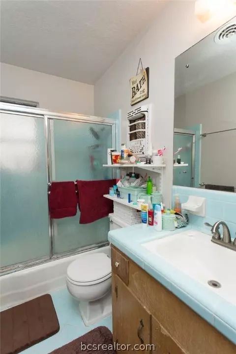 402 Madeline Dr, Bryan, TX 77802 photo 8