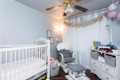 402 Madeline Dr, Bryan, TX 77802 photo 9