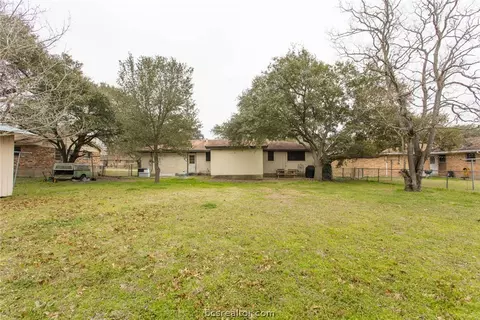 402 Madeline Dr, Bryan, TX 77802 photo 14
