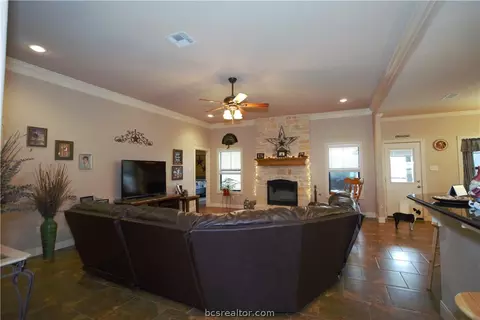 8748 Tejas Ranch Loop, Bryan, TX 77808 photo 11