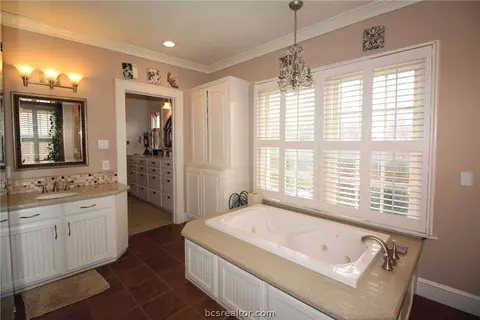 807 E 7th St, Cameron, TX 76520 photo 16