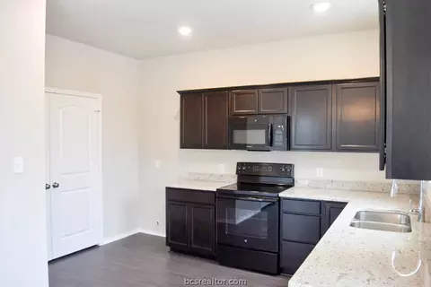 2706 Doorman Ct, Bryan, TX 77803 photo 9