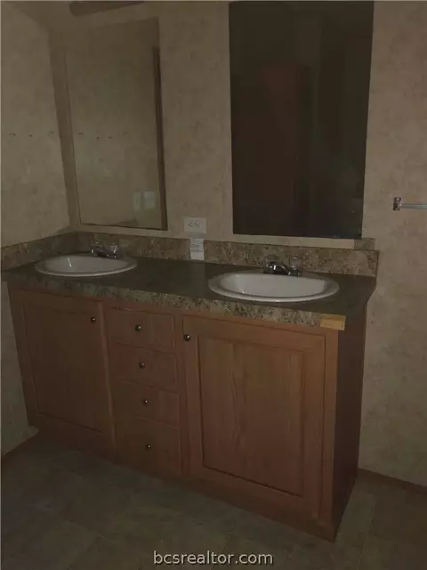 1408 Clark St, Bryan, TX 77808 photo 9