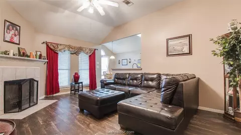4601 Bluejay Ln, Bryan, TX 77803 photo 2