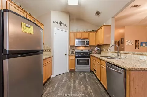 4601 Bluejay Ln, Bryan, TX 77803 photo 6