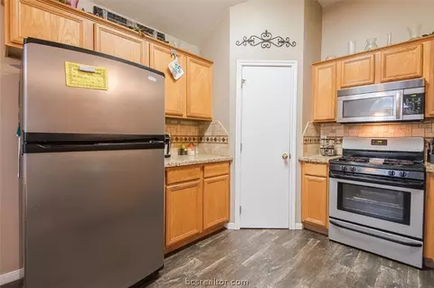 4601 Bluejay Ln, Bryan, TX 77803 photo 8