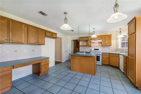 3211 Wilderness Rd, Bryan, TX 77807 photo 7