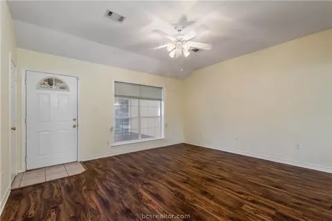 3211 Wilderness Rd, Bryan, TX 77807 photo 4