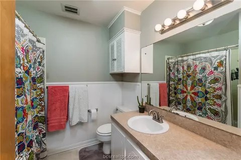 2106 Barak Ln, Bryan, TX 77802 photo 8