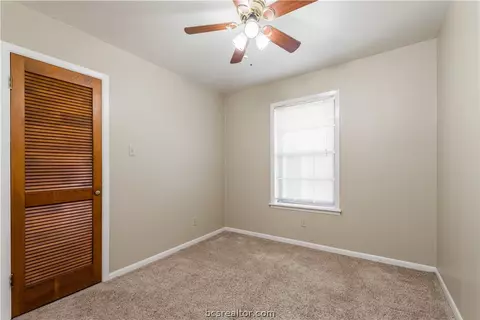 2106 Barak Ln, Bryan, TX 77802 photo 9