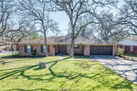 2106 Barak Ln, Bryan, TX 77802 photo 1