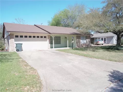3903 Stillmeadow Dr, Bryan, TX 77802 photo 3