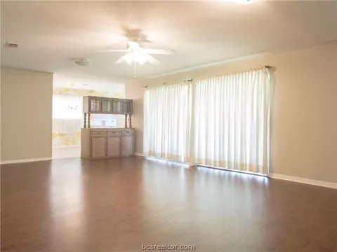 3903 Stillmeadow Dr, Bryan, TX 77802 photo 7