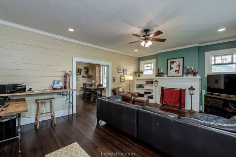 605 E 31st St, Bryan, TX 77803 photo 4