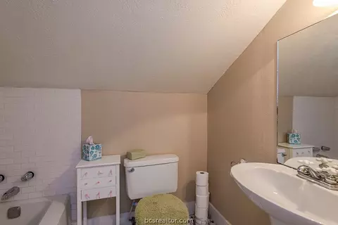 605 E 31st St, Bryan, TX 77803 photo 23