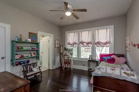 605 E 31st St, Bryan, TX 77803 photo 17