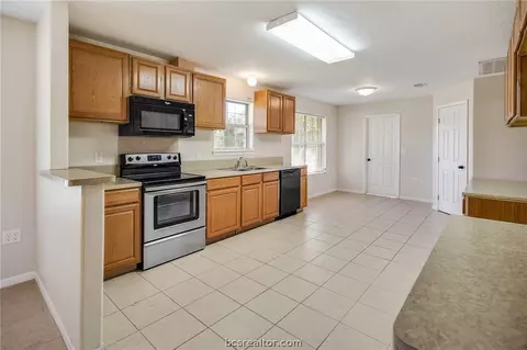 1103 Burt St, Bryan, TX 77803 photo 5