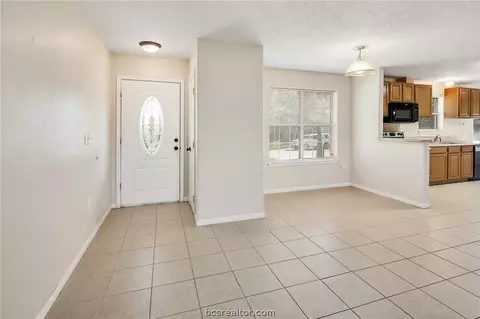 1103 Burt St, Bryan, TX 77803 photo 2