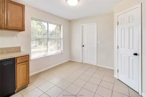 1103 Burt St, Bryan, TX 77803 photo 7