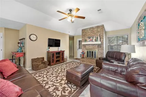 4513 Taft Ct, Bryan, TX 77802 photo 9
